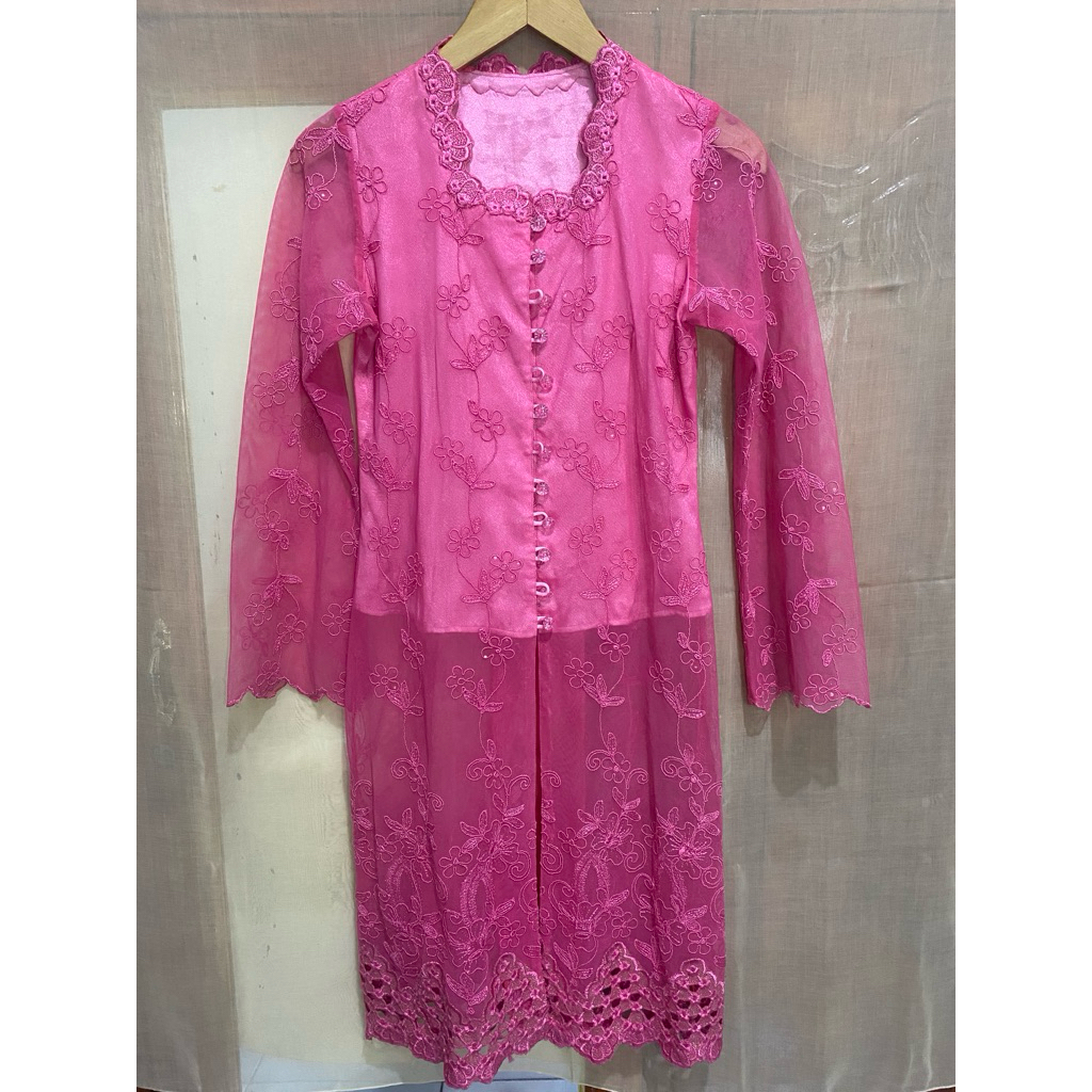 Preloved kebaya pink fanta dan rok