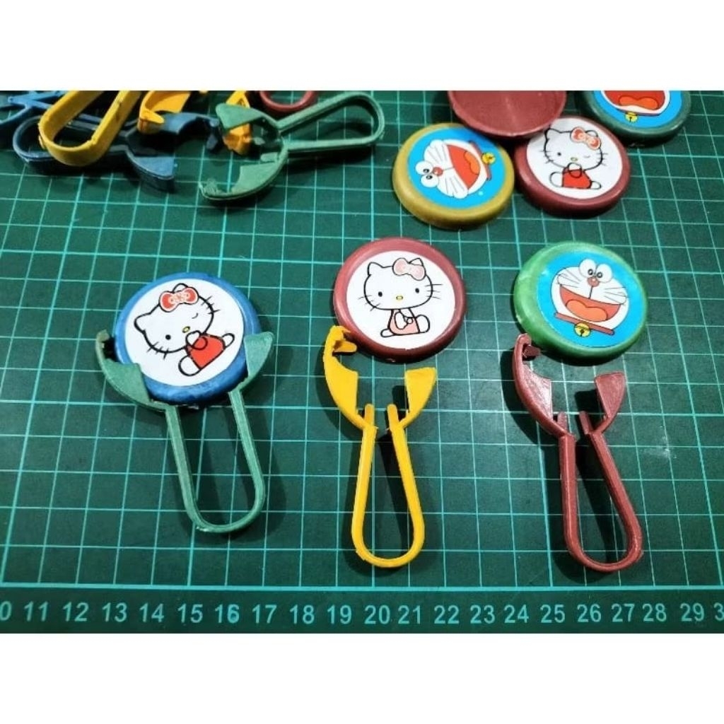 100 pcs mainan tajos lokal gangsing tajos