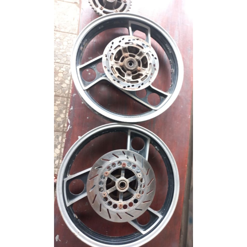 velg racing jadul Yamaha RD250LC