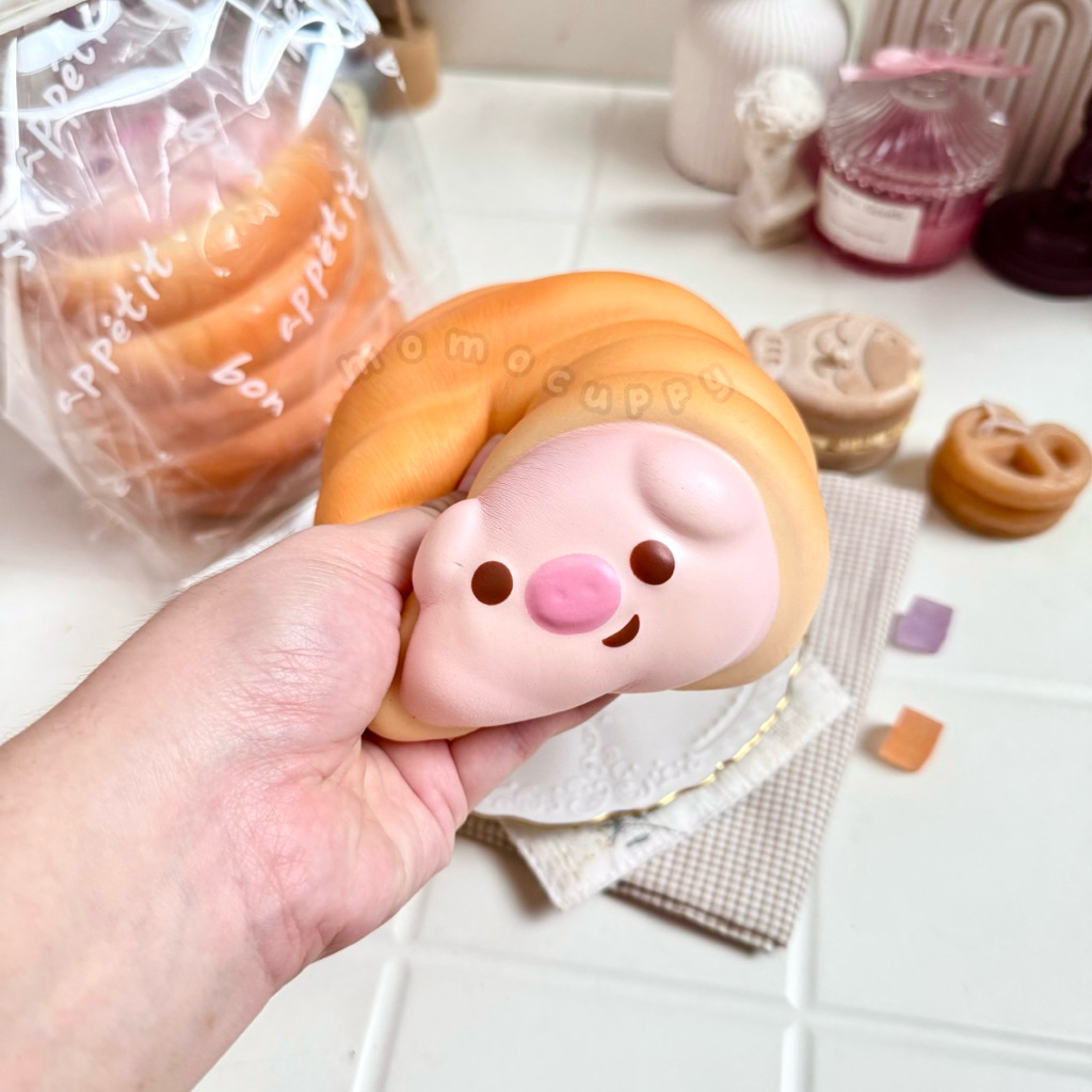 MOMOCUPPY piggy roll bread squishy LARGE size