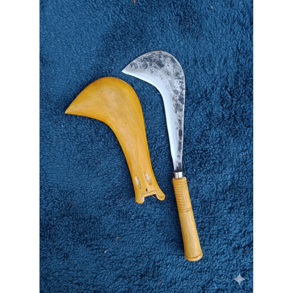 Arit Gaet Serangka Ukir Premium - Baja Berkualitas l Gagang Kayu Jati - Alat panen rumput Padi ranti