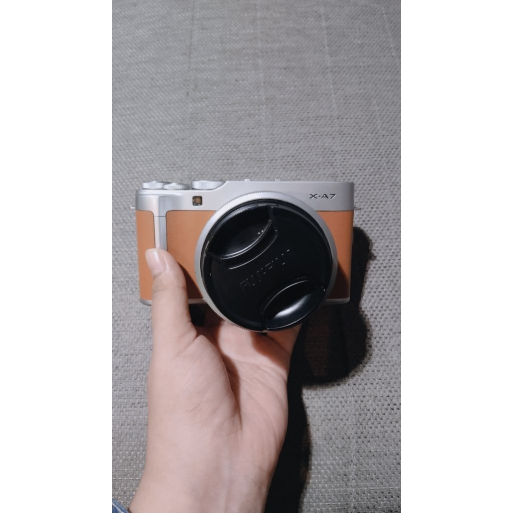 Kamera Fujifilm X-A7 + Kit 15-45mm (Second)