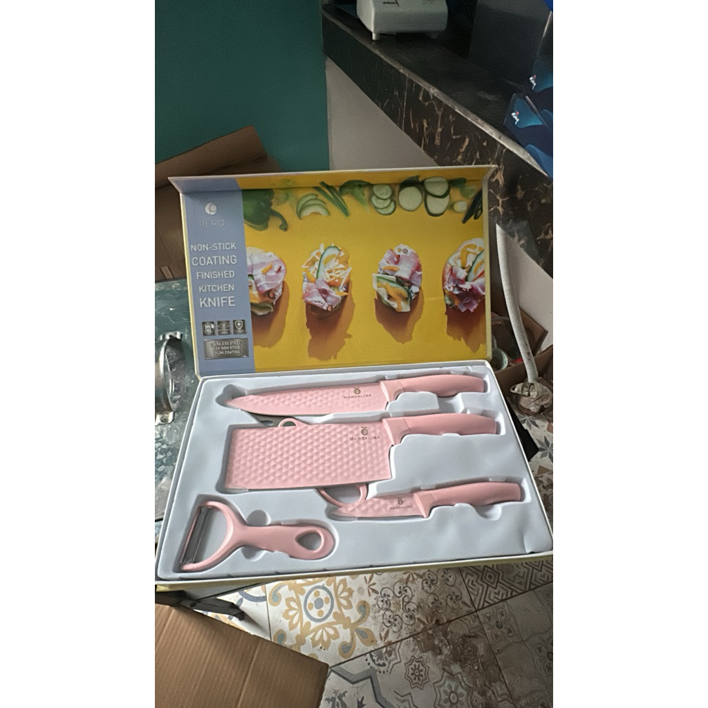 knife set pero pink