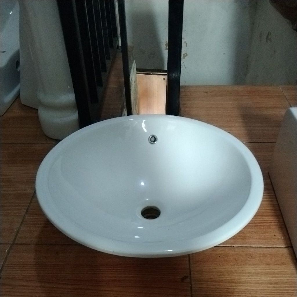 Wastafel  TOTO LW 530 J Body Only second wastafel meja Toto model bulat