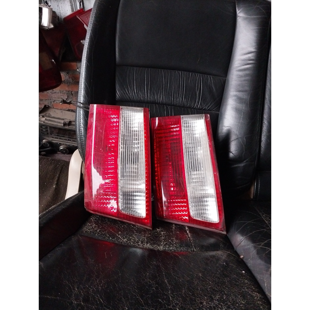 lampu belakang bagasi kiri accord cm5