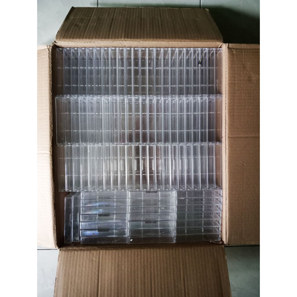 Mika Tempat Kaset Pita BerKaki ( Pengait ) Kondisi Baru 1 Box Isi 100 Pcs Mika Merk Sony Music Inter