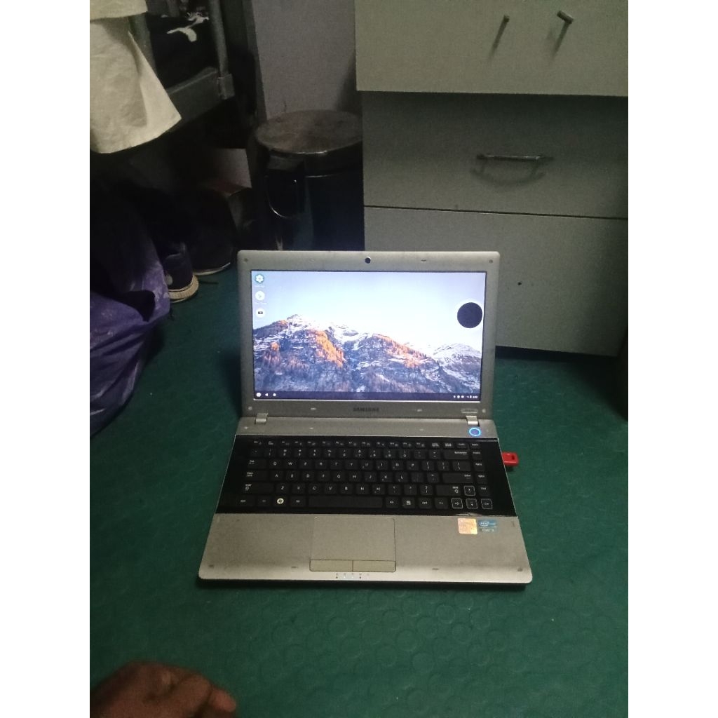 Laptop Samsung RV418 – Nyala Normal – LCD Ada Tompel –Cocok Sekolah/Kantor