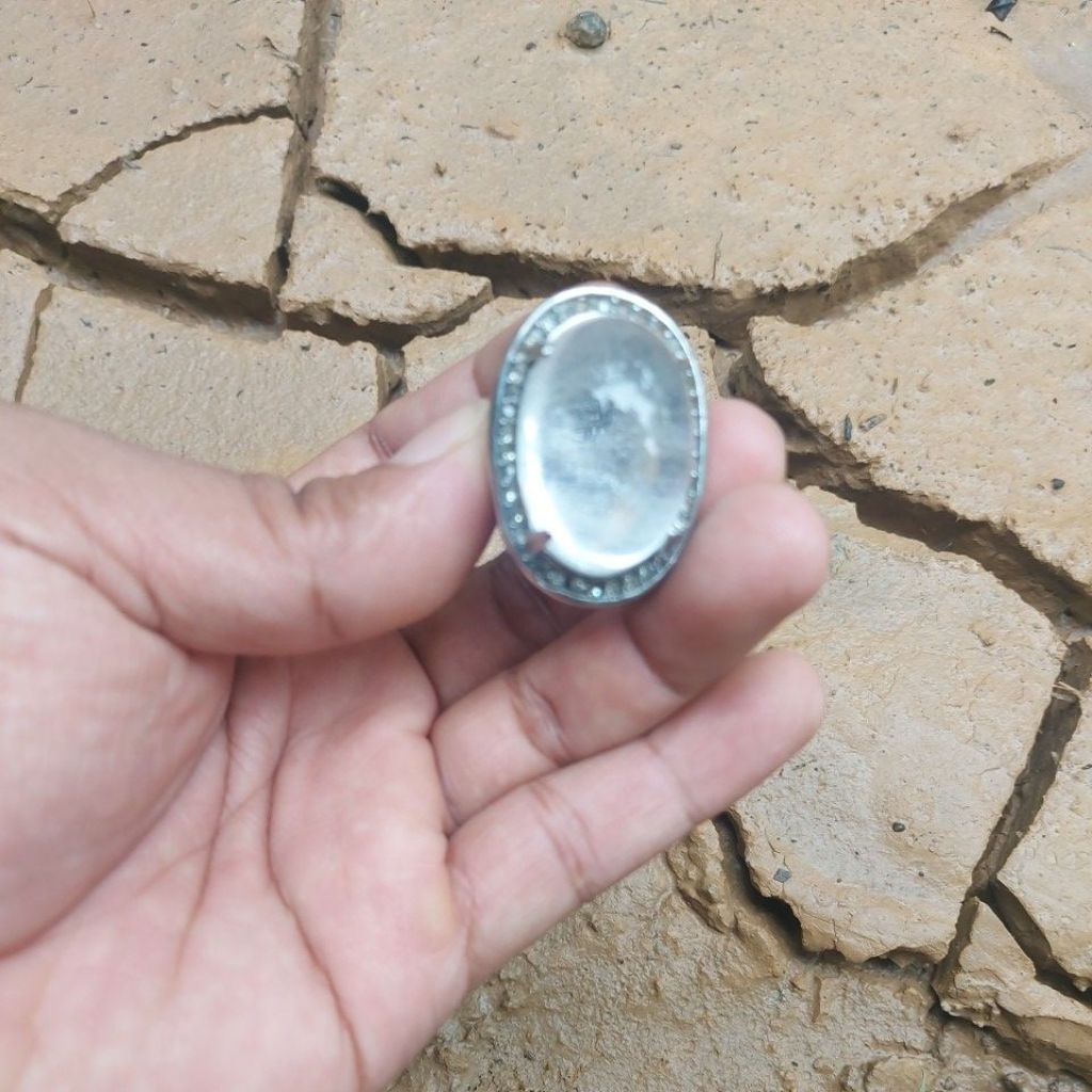Cincin batu akik batu kristal