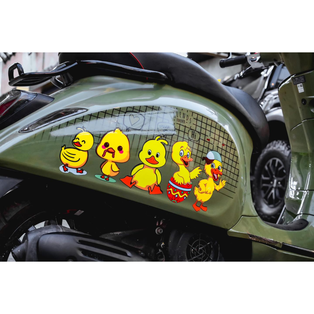 STRIPING CUSTOM VESPA MATIC BABY DUCK