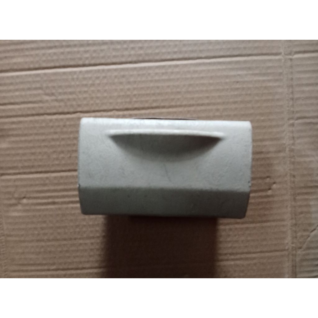 Tutup laci koin Innova lama