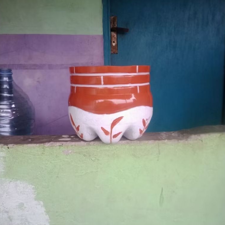 PRAKARYA/POT BUNGA TANAMAN DARI GALON BEKAS