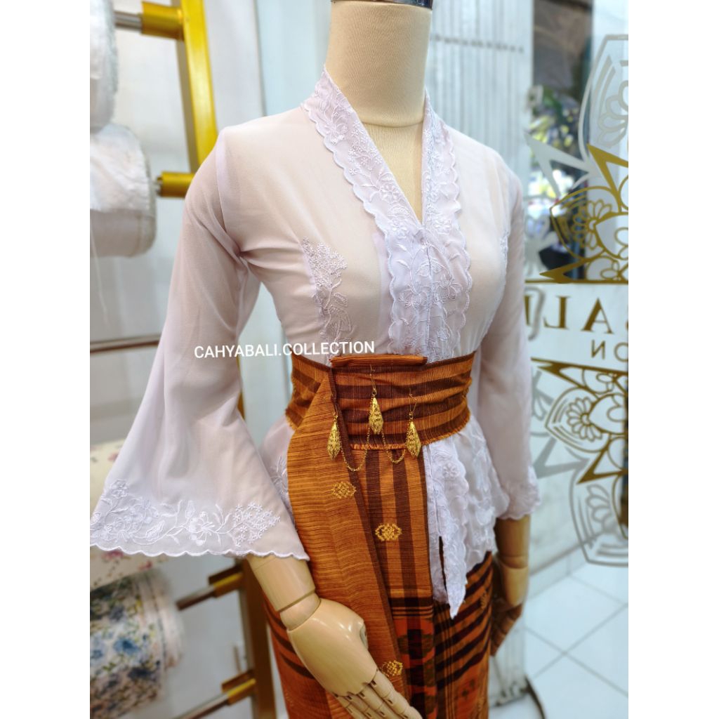 Kebaya Jadi Bordir VINORA | Kartini Lengan Lonceng | Warna Putih