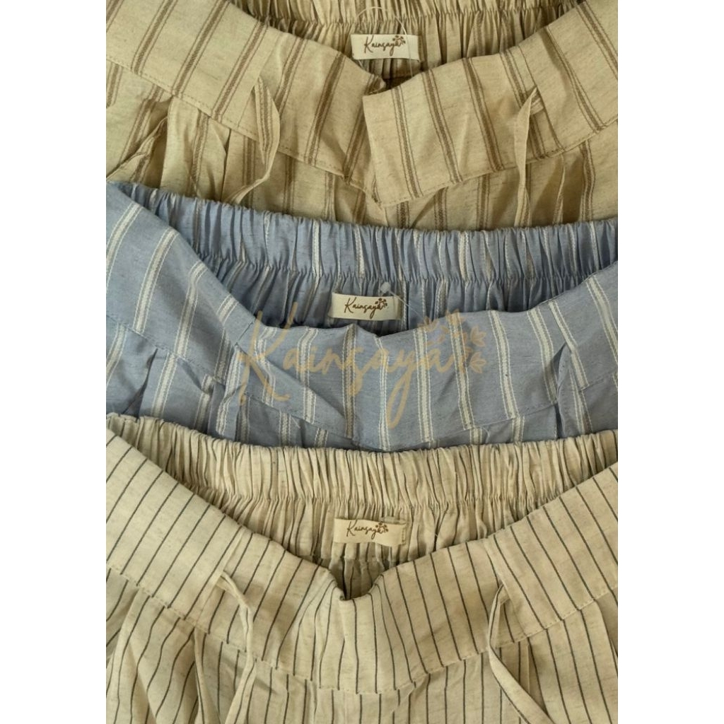 Hanna Pants-Tali-Celana Linen Stripe-Koleksi KainSaya-Celana Main-Detail Tali dengan Karet Bagian Be