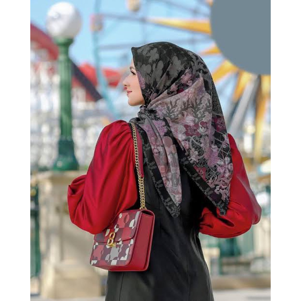 BUTTONSCARVES THE DREAM PARK SQUARE BLACK