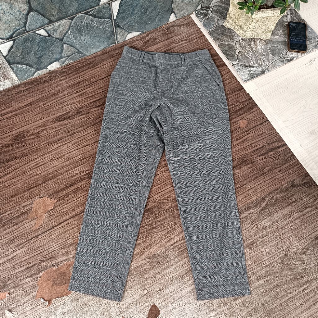 ankle pants uniqlo grey tartan muluss ( sz 27 perhatikan pxl)