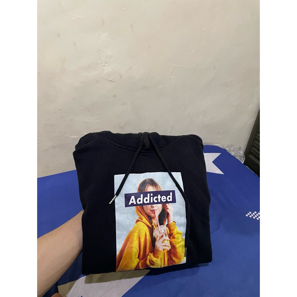 Hoodie Preloved Addicted by wego