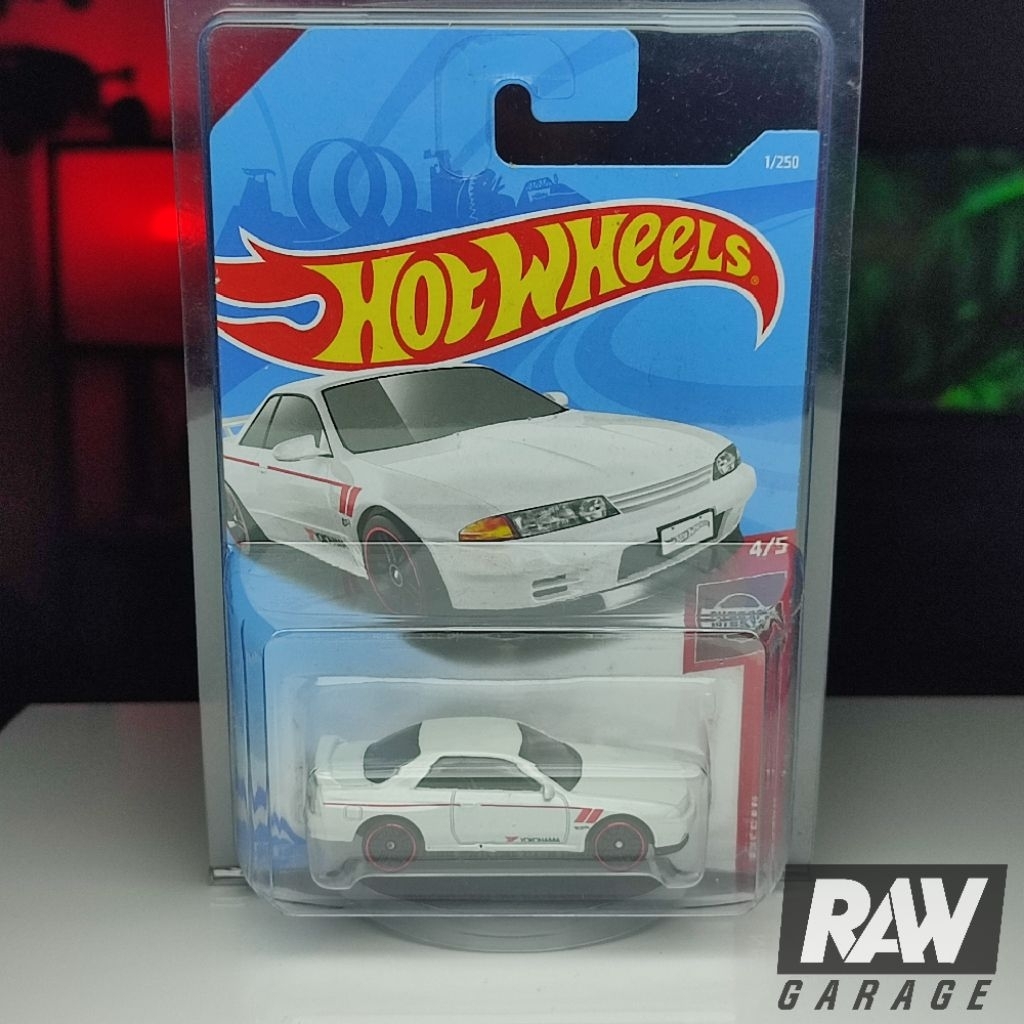 FREE PROTECTOR Hot Wheels Nissan Skyline GTR BNR32 R32 Godzilla White Putih