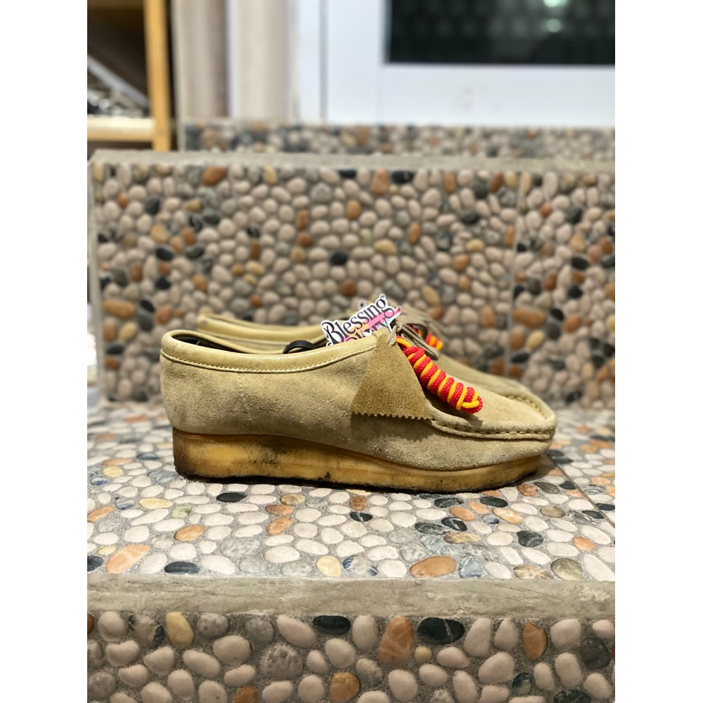 clarks wallabee maple