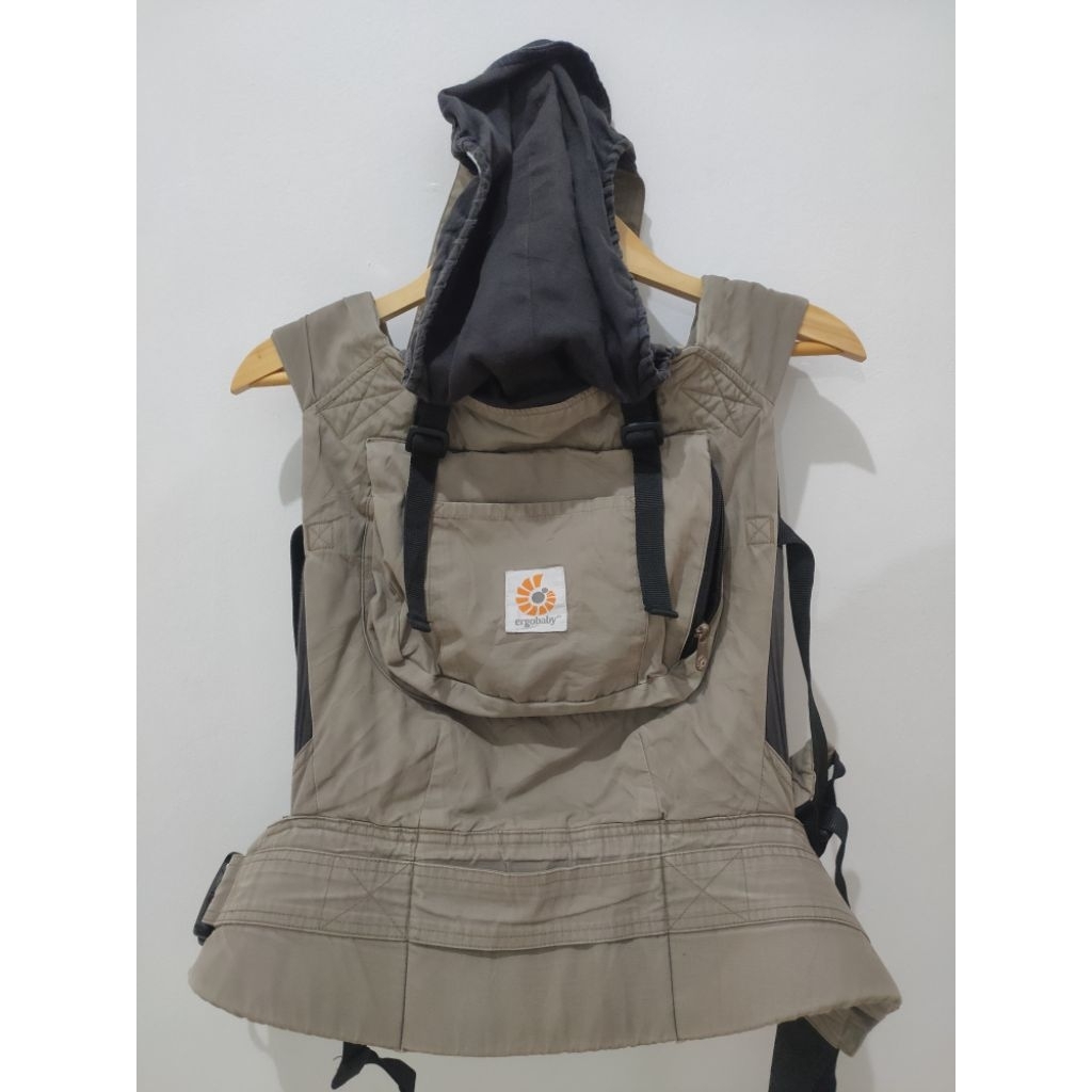 SALE Gendongan Bayi Second Preloved LN SSC Ergobaby Rare Original M Shape