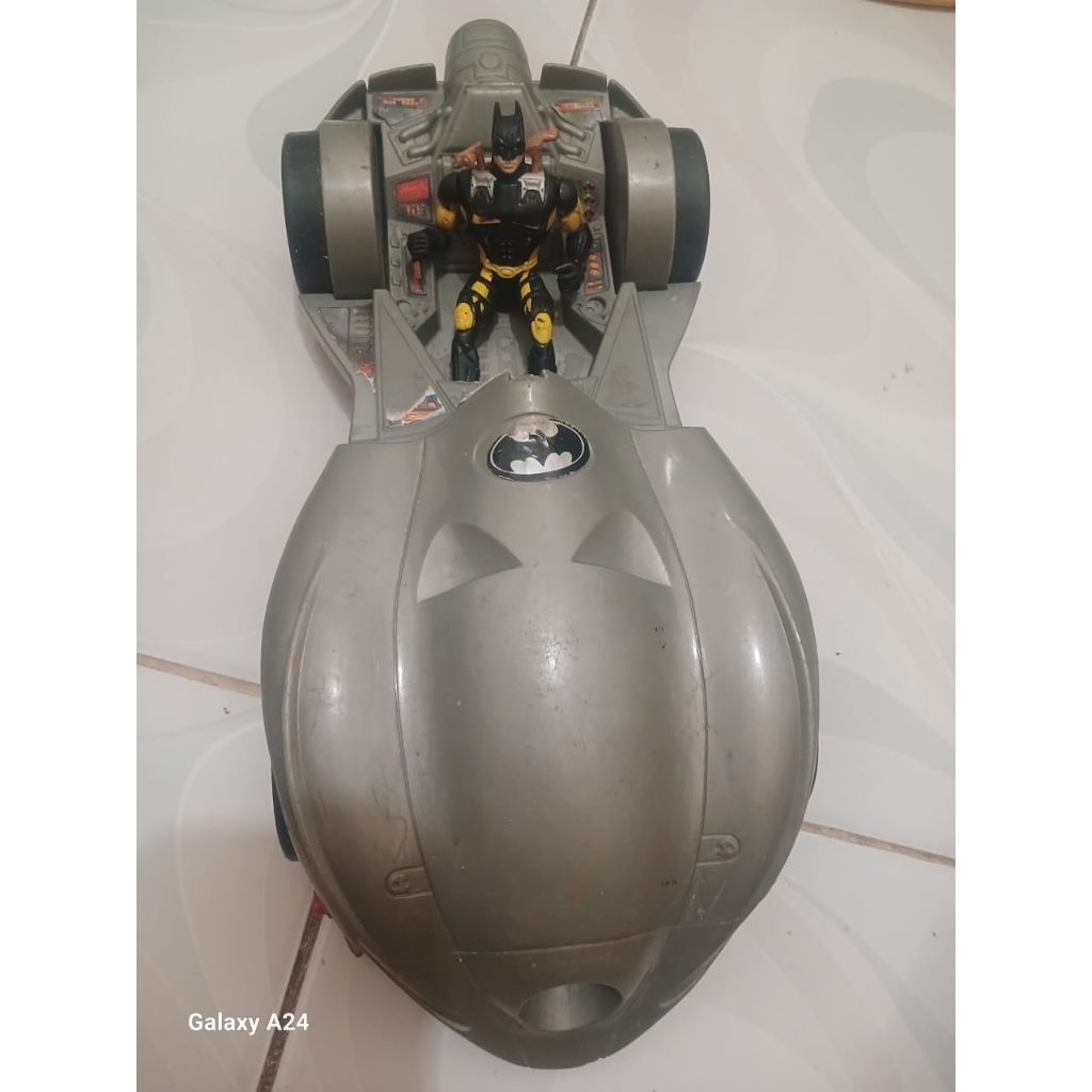 d sepakat mobil Batman DC vintage gratis ikut batmannya