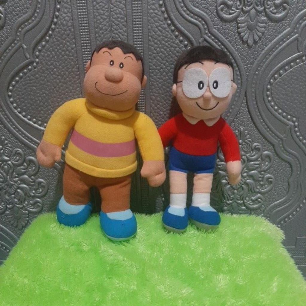 boneka giant dan nobita doraemon