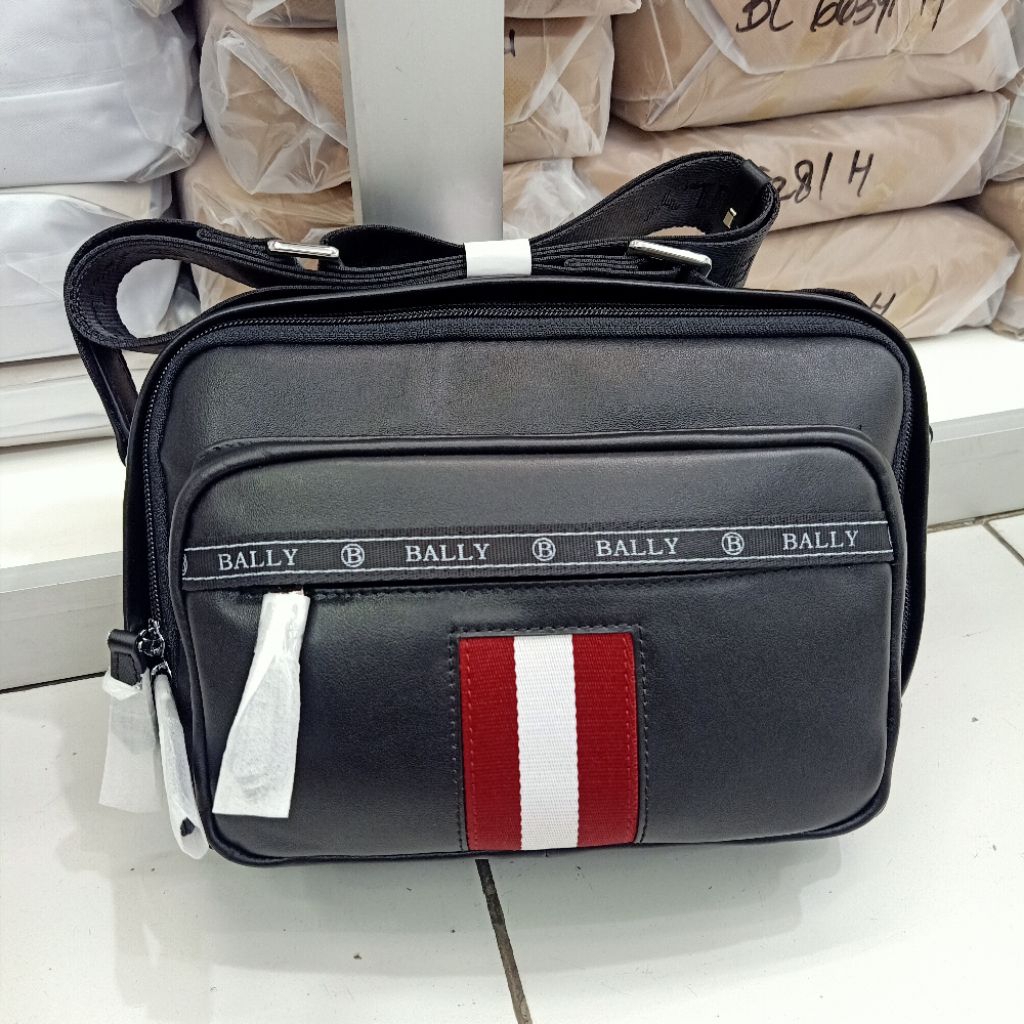 Tas selempang kulit Bally crossbody bag pria kulit