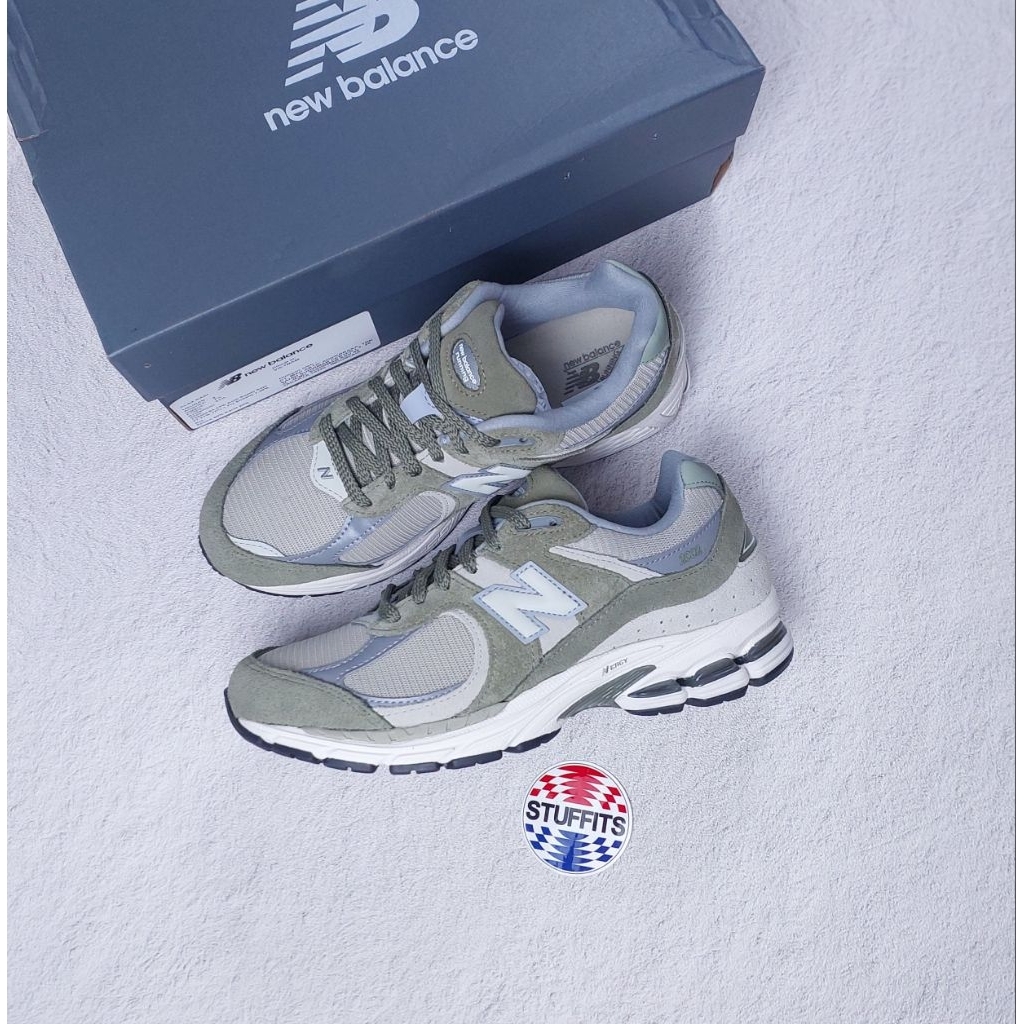 Sepatu Sneakers 2002R Dark Olivine (U2002RCA) 100% Original Resmi