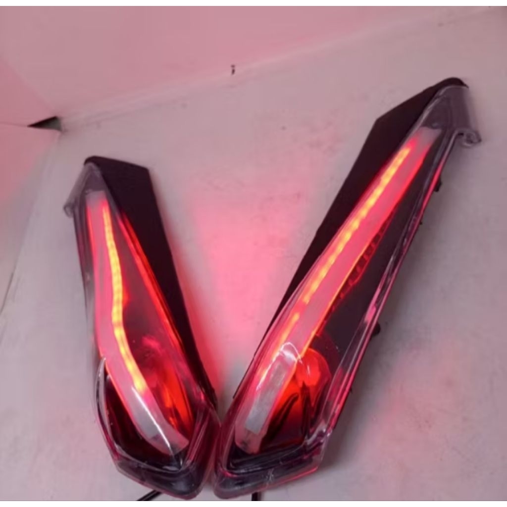 Lampu Sen Depan Vario 110 Techno Set Lampu Alis Running Biru Kuning Sepasang Kanan Kiri