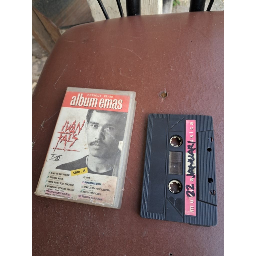 Kaset pita Iwan Fals Album emas 78- 88 nyala