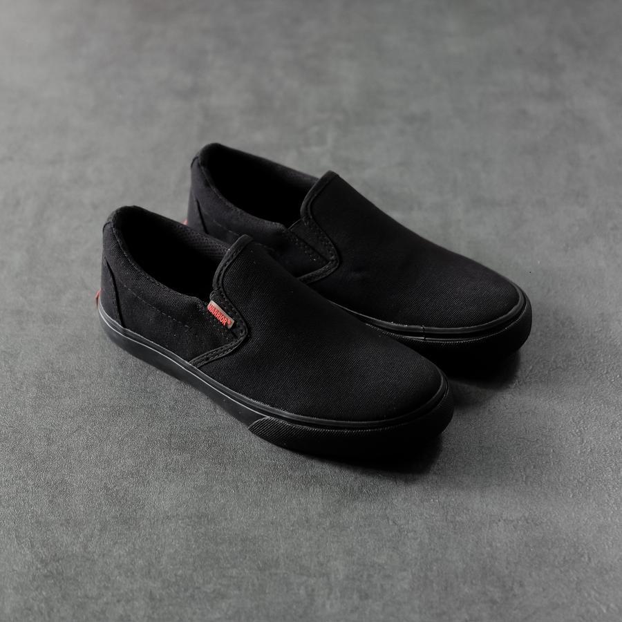 Sepatu Warrior Slip On Arthur All Black - Arthur Selop AB Arthur Full Hitam Full Black
