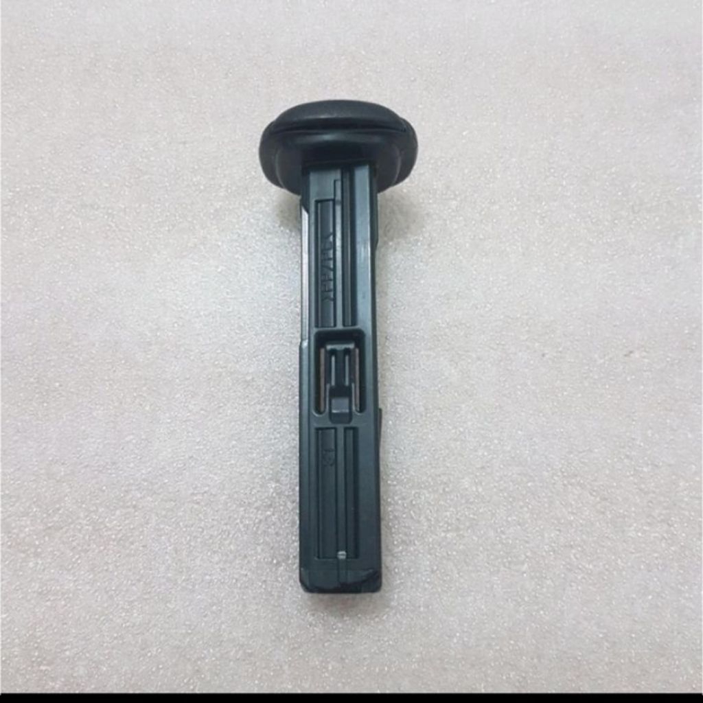 Stik Headrest Sandaran Kepala Toyota Innova Reborn