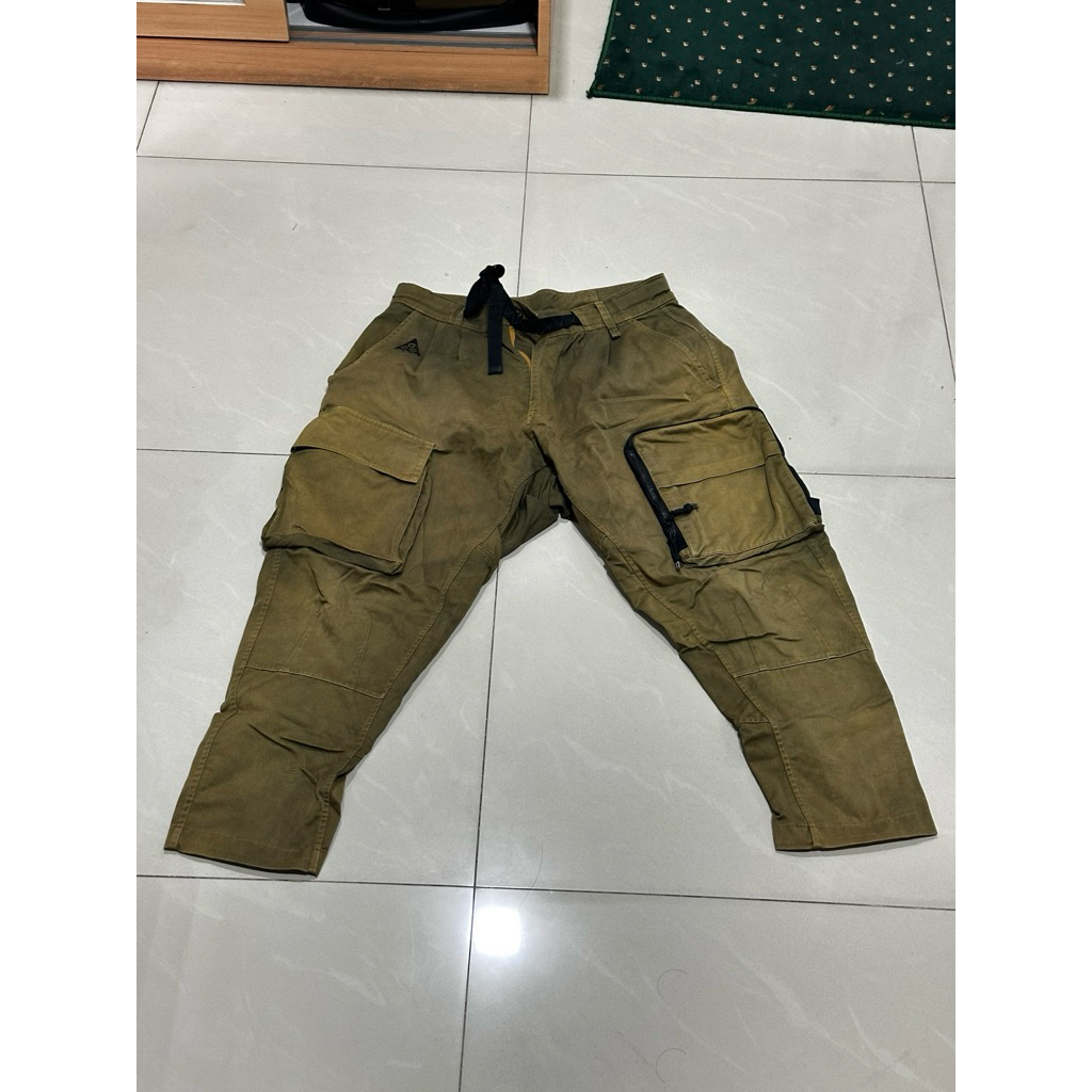Nike Acg Cargo pants