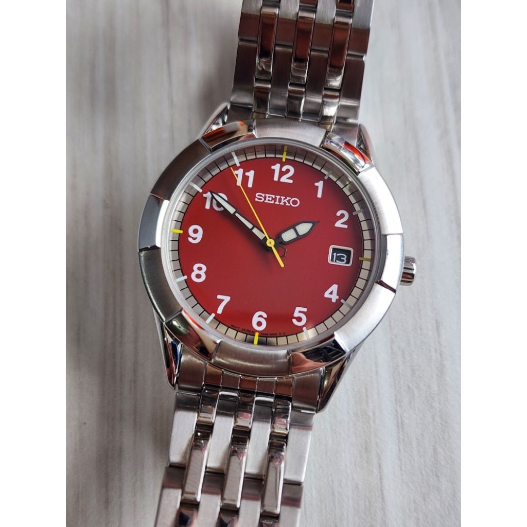 Seiko Quartz 7N42-9090 Red Dial RARE COLOR