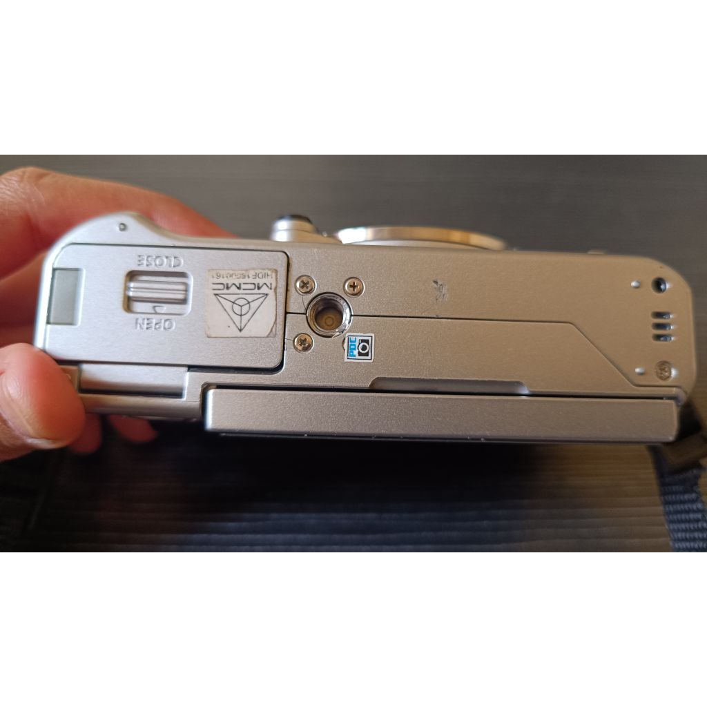 KAMERA MIRRORLESS FUJIFILM XA3 BODY ONLY