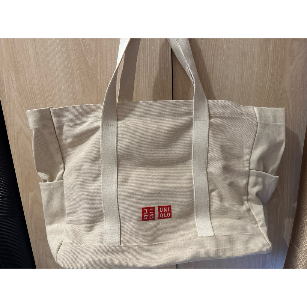 UNIQLO TOTE BAG