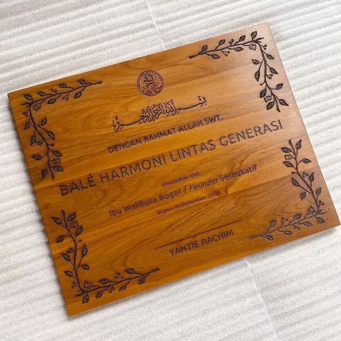 papan peresmian grafir kayu jati perhutani