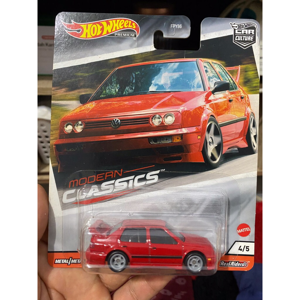 HOT WHEELS PREMIU VOLKSWAGEN JETTA MK3 MODERN CLASSICS