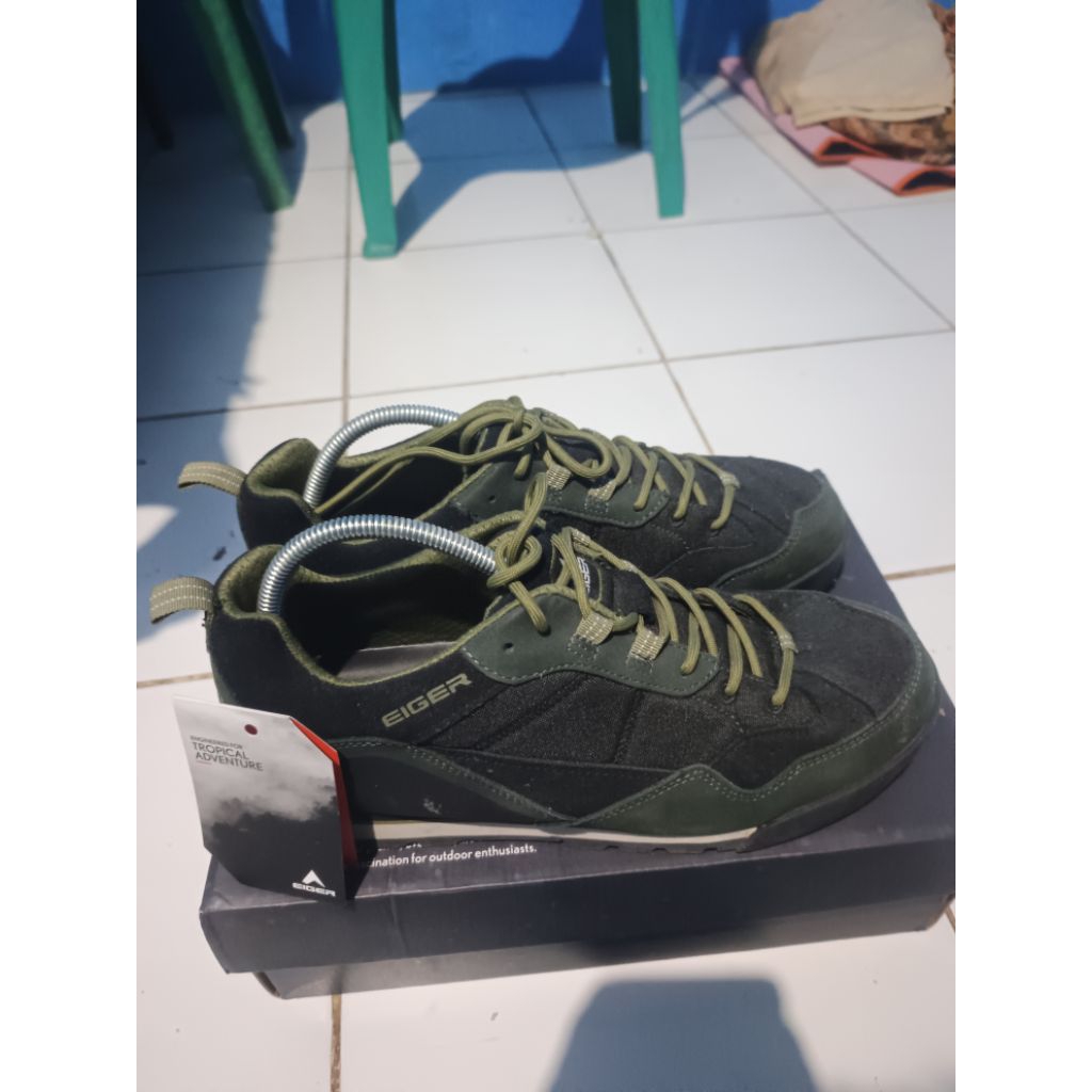 sepatu eiger original (size 43)