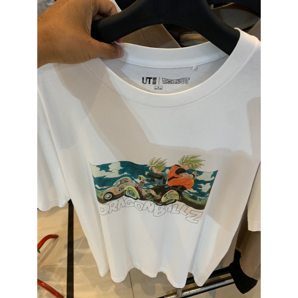 Kaos uniqlo X dragonball