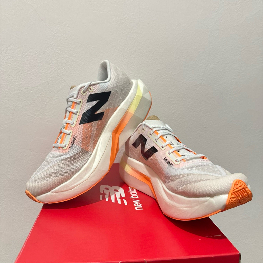 New Balance SC Elite v4 - White