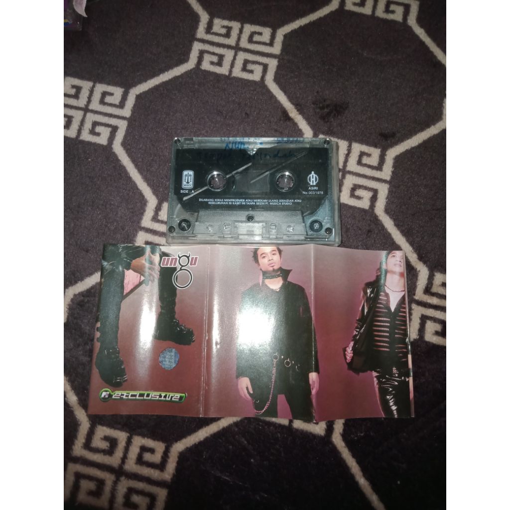 kaset pita ungu tempat terindah