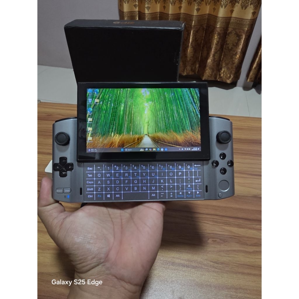 GPD WIN 3 core i7 gen 1165G7 16/1Tb