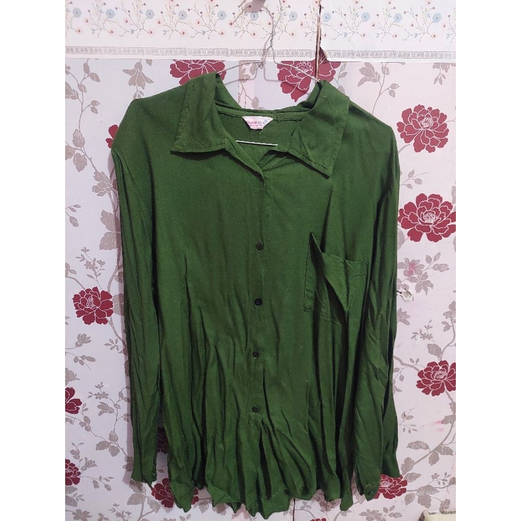 PRELOVED kemeja hijau merk yayoe hijab