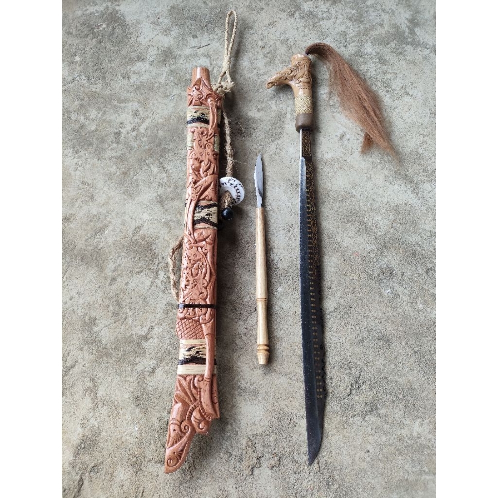 Mandau Dayak Asli