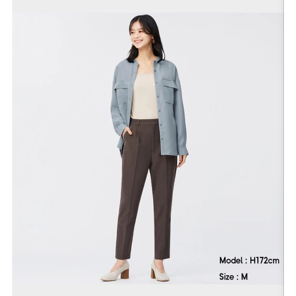 GU BRUSHED TUCK TAPERED PANTS IN BROWN