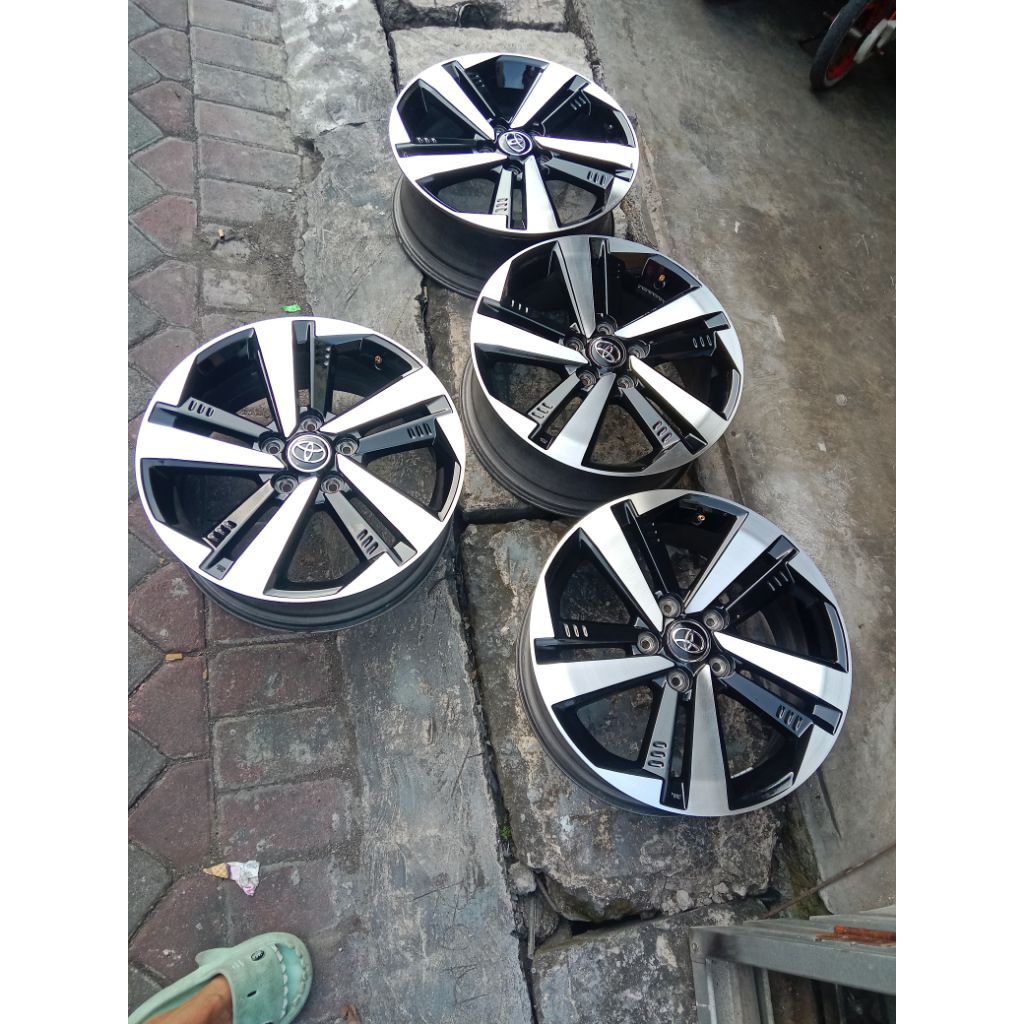 1 set velg (4pcs) ori Rush GR R17 pcd 5*114