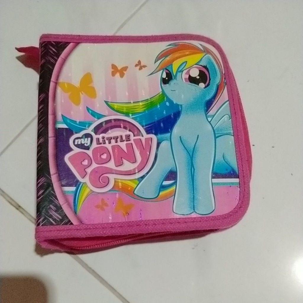 Tempat CD bekas isi 40.