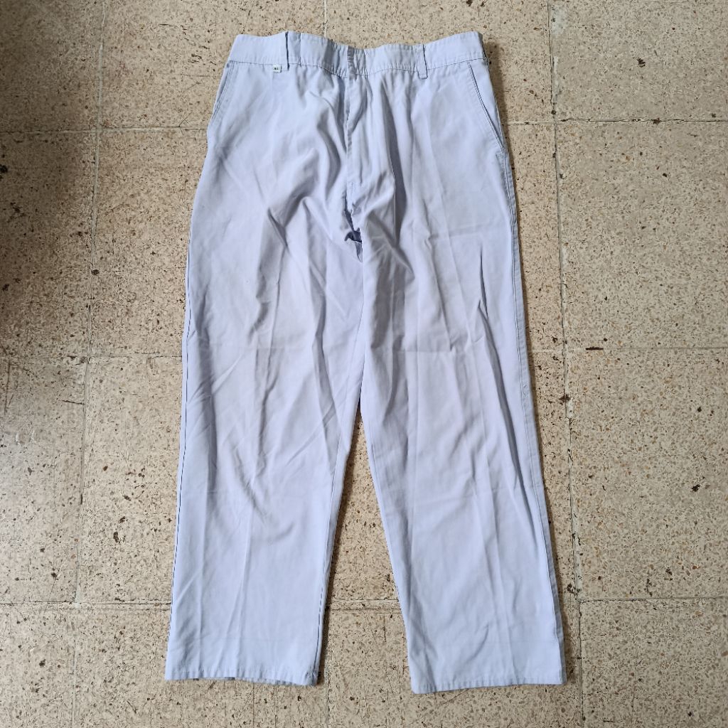 PL celana sekolah putih merk seragam / brain 18