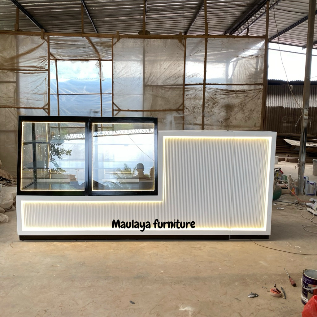 Meja Kasir Meja Roti Etalase Rak Kaca Minimalis