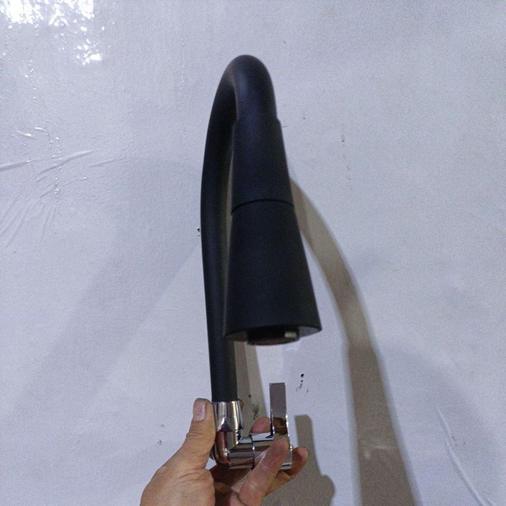 KRAN CUCI PIRING FLEXIBEL HITAM/KRAN DAPUR KITCHEKRAN CUCI PIRING FLEXIBEL HITAM/KRAN DAPUR KITCHEN 
